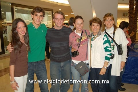 08122011 SOFI , Manolo, Ricardo, Bárbara, Anita y Pilar.