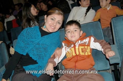 07122011 MARISOL  e Iván.