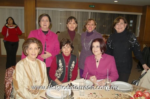 10122011 ANGéLES , Alma, Marisa, Pilar, Yosi, Ángeles y Rosa María.