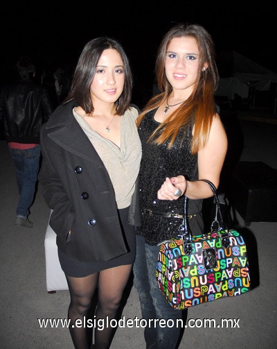 12122011 VALERIA  y Andrea.