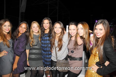 12122011 MóNICA  Denigris, Stephy Habib, Marisa Acosta, Monse Estrada, Fer Quiroz, Lety Núñez, Marifer Vázquez y Andrea Fuentes.