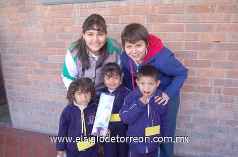 12122011 NICOLLE , Mike, Gerardo, Dayana y Vianey.