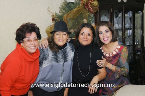 13122011 MARU  y Rosy Cepeda, Karina Regalado y Patty Ávila.