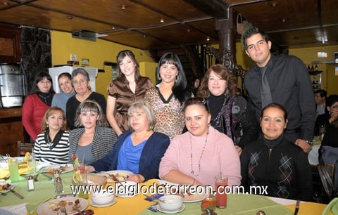 13122011 LUPITA  Padilla, Maura Flores, Gabriela Ambriz, Blanca Lozano, Flor Cháirez, Marcela Leal, Carmen Cháirez, Emma Moncada, Teresa Ugarte, Anahí Espinoza, Yazmín Muñoz y José Ángel Zaffa.