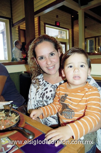 Mónica y Rodrigo.