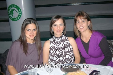 Alejandra, Ana y Elsy.