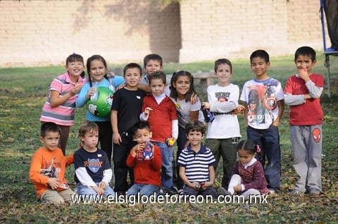 Amiguitos del festejado disfrutaron con él de una divertida tarde organizada por sus papás Rosana Carmona e Ignacio Zapata.