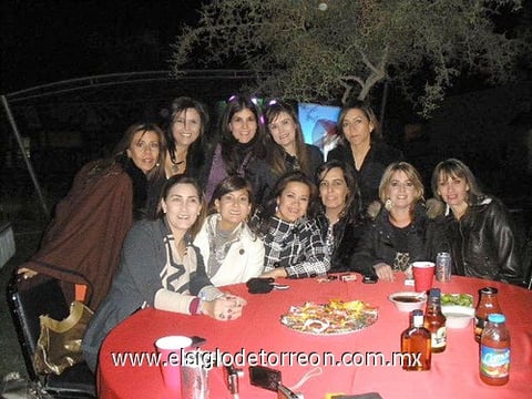 Ex compañeras de diversas generaciones disfrutaron del reencuentro.
