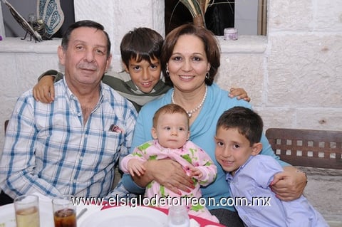 Jorge, Angélica, Lalo, Diego y Renata.