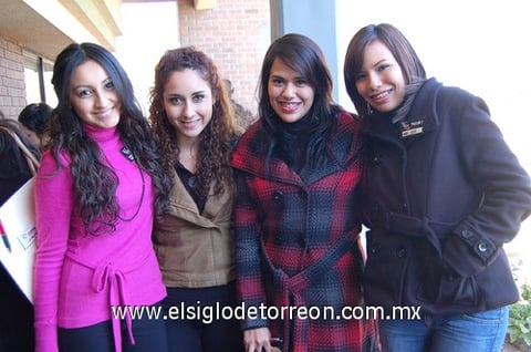 16122011 SAMARA,  Mariana, Cristina y Anel.