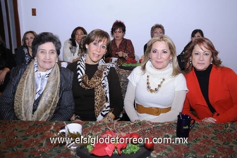 16122011 JUANITA , Rosy, Juanita y Lupita.