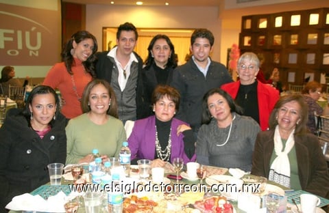16122011 NORA  Hernández, Damián Pineda, Ana Olga Rodríguez, Miguel Coronado, Araceli Ramírez, Sandra Sandoval, Coco Hernández Retana, Elva Sánchez, Irma Díaz Leal Torres y Susana Ramírez López.
