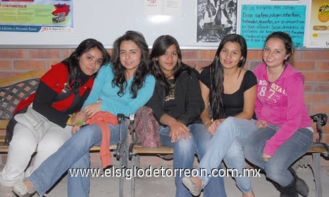 16122011 BETY,  Ivonne, Karla, Adriana y Karime.