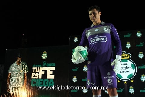 La presentación del nuevo jersey del equipo verdiblanco tuvo lugar en las instalaciones del Territorio Santos Laguna.