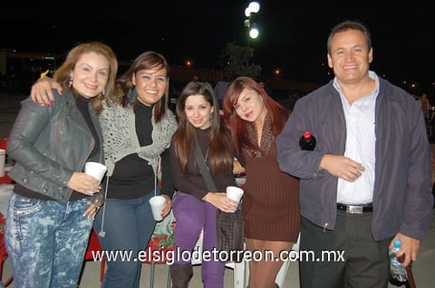 17122011 VERóNICA , Ale, Sarahí, Roxi y Ricardo.