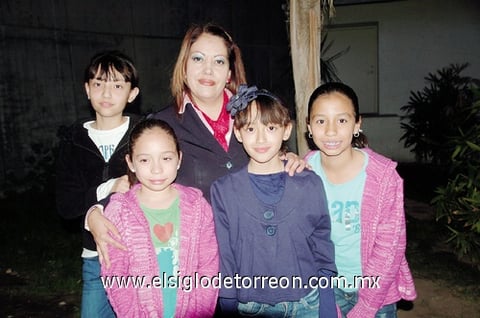 19122011 VICTORIA , Armida, Ingrid, Marifer y Daniela.
