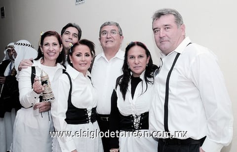 18122011 LOS INTEGRANTES  del Club Rotario de Torreón acompañados de sus familias participaron en alegre pastorela.