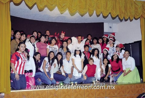 18122011 ESTUDIANTES  de la Escuela MEZE acudieron a la Casa del Anciano para presentar una divertida pastorela.