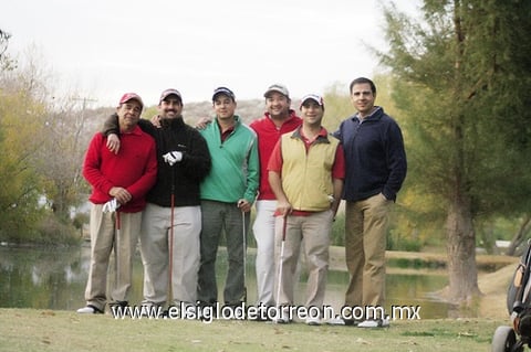 18122011 PEPE  Campos, Antonio Chapa, Rafa Ayala, Álvaro Aranda, Karim Darwin y Osvaldo Santibáñez, durante su posada.