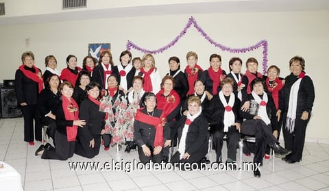 18122011 INTEGRANTES  del grupo de aeróbics Margaritas en su festejo prenavideño.