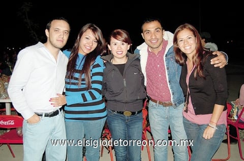 19122011 RAúL , Karen, Pamela, Virgilio y Vale.