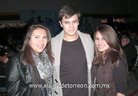 21122011 VIRIDIANA  e Iker Retana.