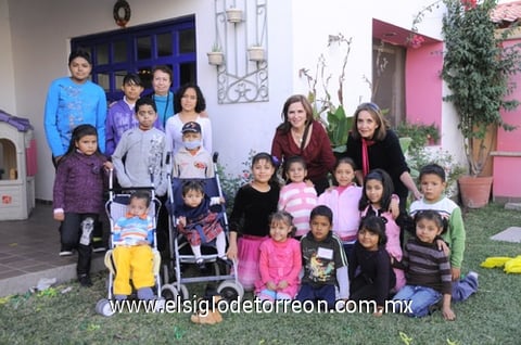 22122011 CECY  Marroquí y Diana Nayeli Hernández de la Torre.
