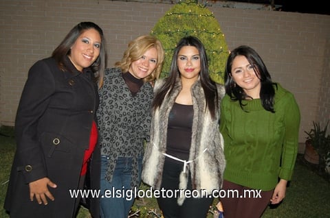 23122011 BETTY,  Claudia, Sue Ellen y Pamela.
