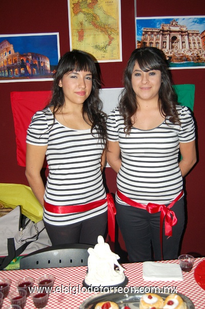 23122011 LUZ  Pérez y Marisa Jiménez.