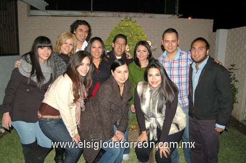 23122011 BETTY , Óscar, Carlos, Claudia, Sue Ellen, Pamela, Ale, María José, Caro, Luis y Gaby.