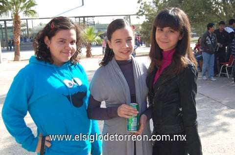 23122011 SONIA  Monroy, Karina Rangel y Valeria Pulido.