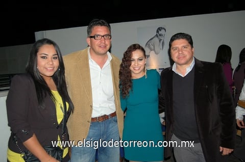 24122011 MORE , Salvador, Janny y Melchor.
