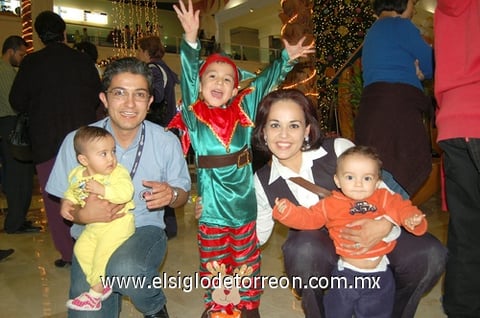 24122011 MICHELLE , Manuel, Valentín, Nayelli y Santiago Azpiazu.