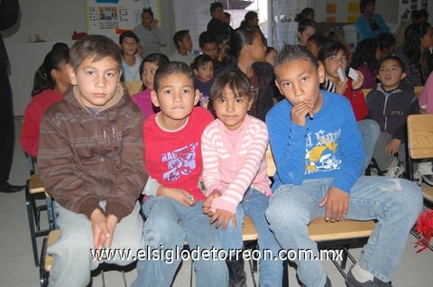 24122011 PAMELA,  Laura, Danna, Jaqueline y Jéssica.