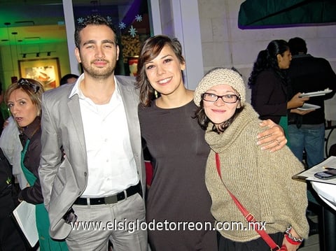 26122011 ALEX  Gómez, Sofía Pámanes y Blanca Ramírez.
