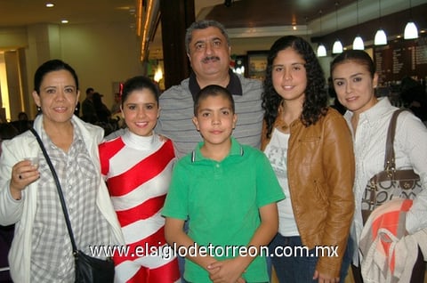 26122011 Lupina, Mariana, Juan, Juanito, Nazira y Gaby.
