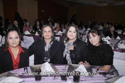 26122011 PATRICIA  Palacios, Aurora Garnica, Laura Gallegos y Elena Chávez.