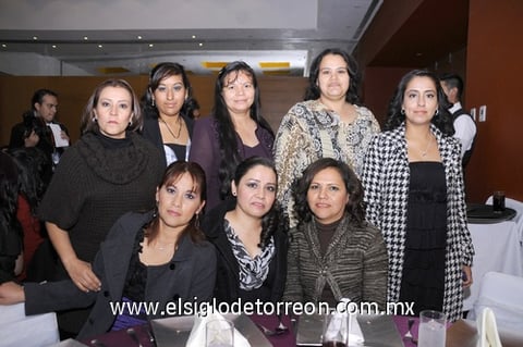 26122011 SANDRA , Graciela, Tere, Ana, Laura, Sandra, Diana y Lupita.