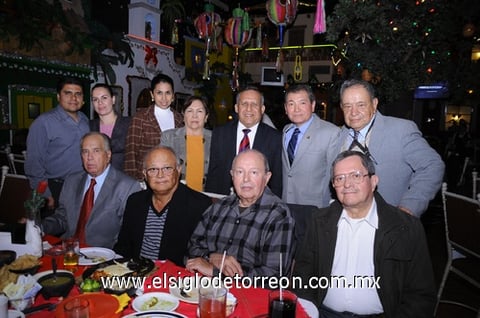 26122011 POSADA  anual de la Asociación de ex alumnos de la UNAM en La Laguna. Ocatavio Alberto Orellana, Jorge Humberto Covarrubias, Gerardo Reyes, José Ortiz, Elías de la Torre, Francisco Rodríguez, Elena de Rangel, Susana de Rangel, Elena Rangel, Aristóteles Rangel y Fernando Rangel.