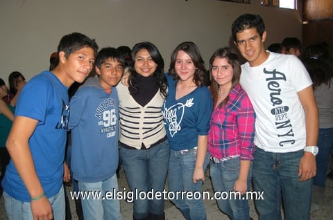 26122011 AYLIN , Mónica, Brenda, Ilse y Stephy.
