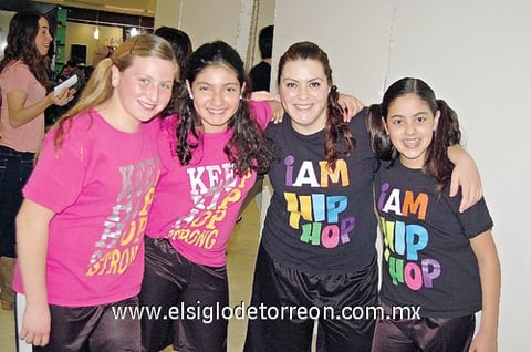 27122011 ÁNGELA , Valeria, María Mónica y Silvia.