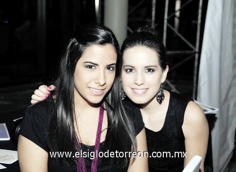 27122011 CRISTINA  y Marifer.