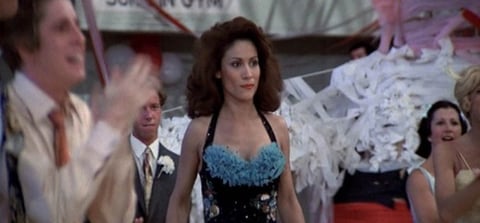 Agosto 3. Annette Charles, quien interpretó a “Cha Cha DiGregorio” en la película “Vaselina, falleció de cáncer.