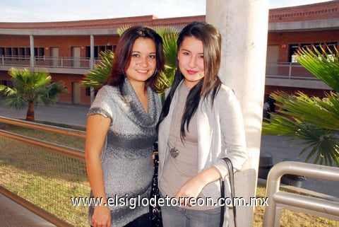 28122011 WENDY  y Sandy García.