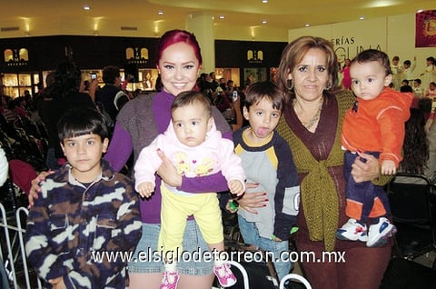28122011 MARIO , Yosdel, Michelle, Iker, Cecilia y Santiago.