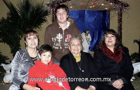 29122011 CELIA , Andrés, Rodrigo, Mayela y Alicia.