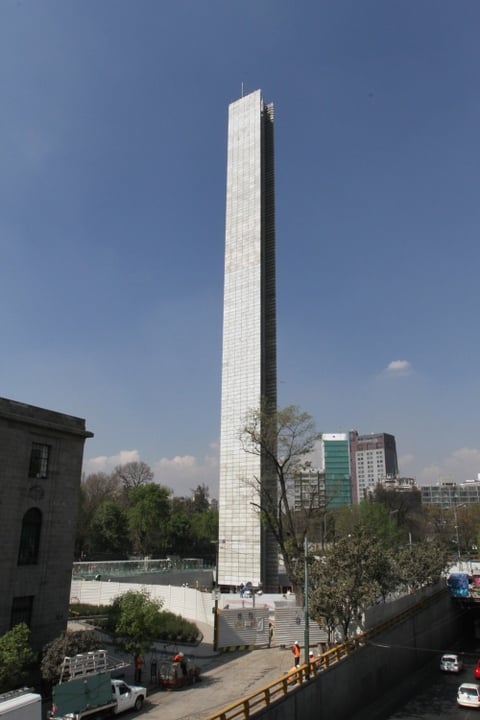 La Estela de Luz quedó prácticamente lista para su inauguración en los primeros días del 2012.