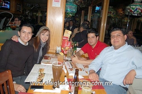 02012012 HUGO  Domínguez, Lupita Guerrero, Antonio y Jorge Juárez.
