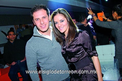 02012012 EMILIO  y Mónica.