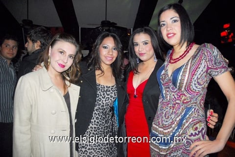 02012012 KARLA , Dulce, Kenia y Cindy.